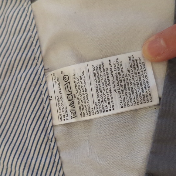 Old Navy Gray 3.5" Shorts, size 12 - Picture 4 of 4